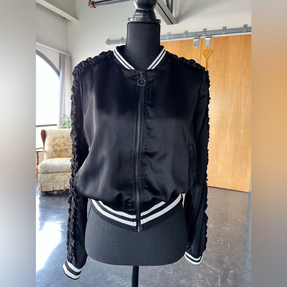 FASHION NOVA Satiny Ruffle Sleeve Jacket in black size large